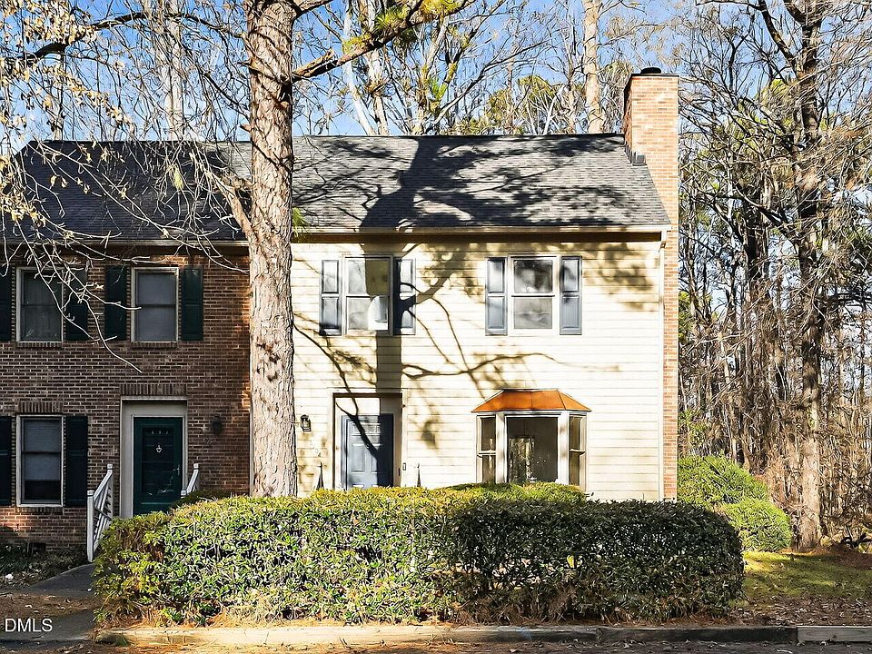 1st image of 3204 Coachmans Way