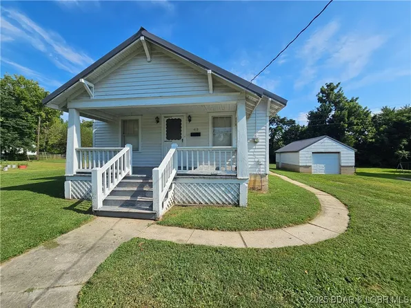 413 W 5th St, Eldon, MO 65026