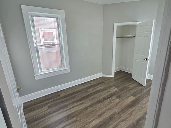 4th image of 27 Edgar St #1