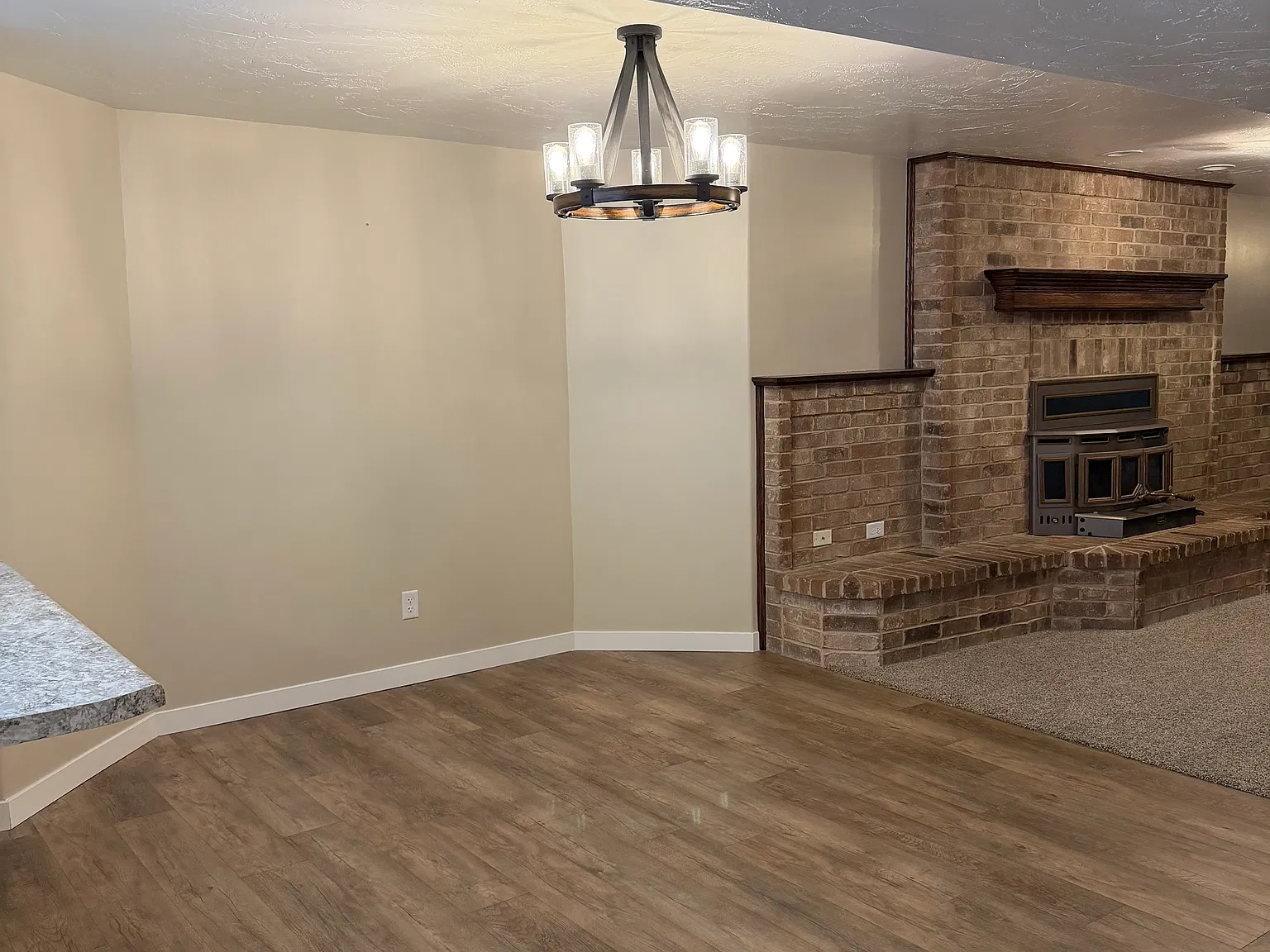 2 bed, 1800 sqft, $1,800 — Photo 3