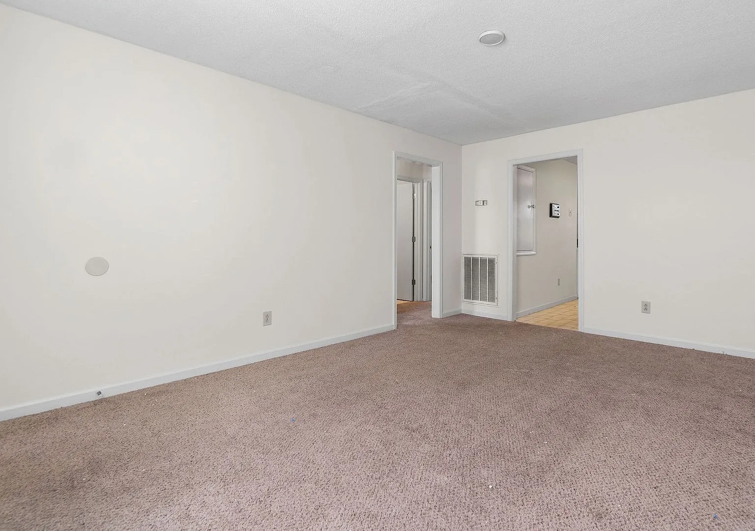 112 Stephanie Drive — Photo 3