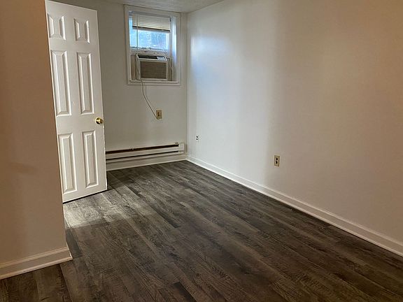 4th image of 586 S College St Unit 2
