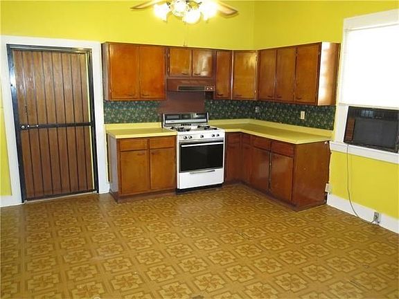 4th image of 3505 Dauphine St