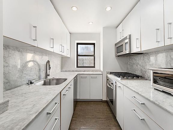5th image of 153 E 87th St APT 12B