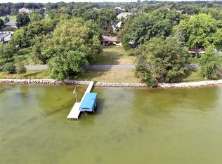 202 Lac La Belle Dr, Oconomowoc, WI 53066