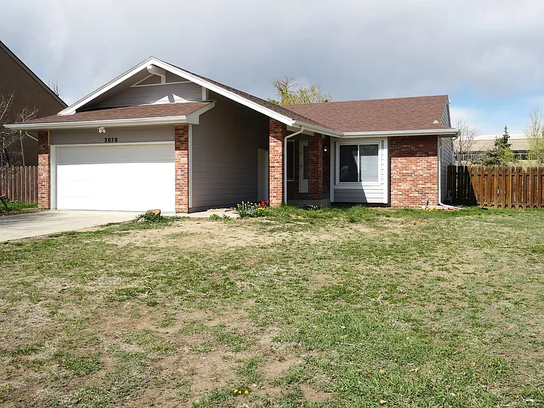 3070 Mirage Dr — Photo 1