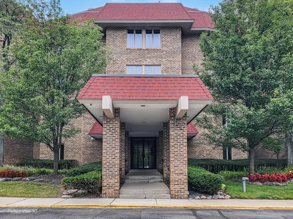 1250 Rudolph Rd APT 4E, Northbrook, IL 60062