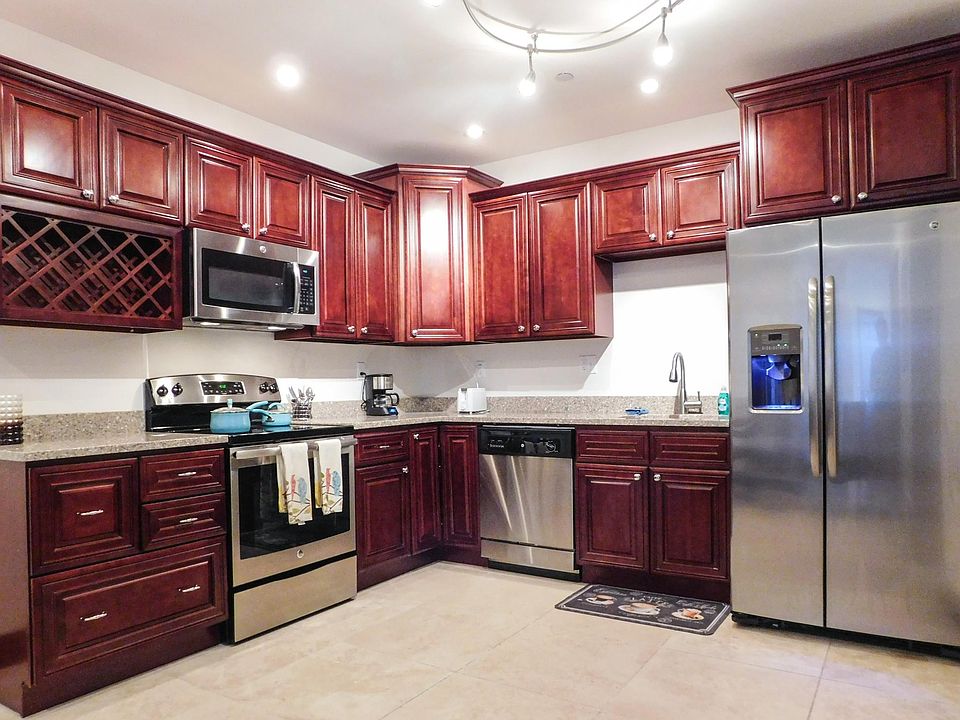 1st image of 515 Olive St #7