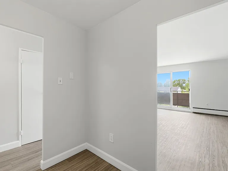 99 Cartier Rd — Photo 10