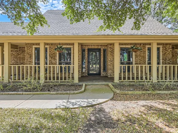 5101 Arbor Mill Dr, Fort Worth, TX 76135