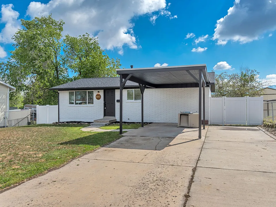 5643 S 4015 W