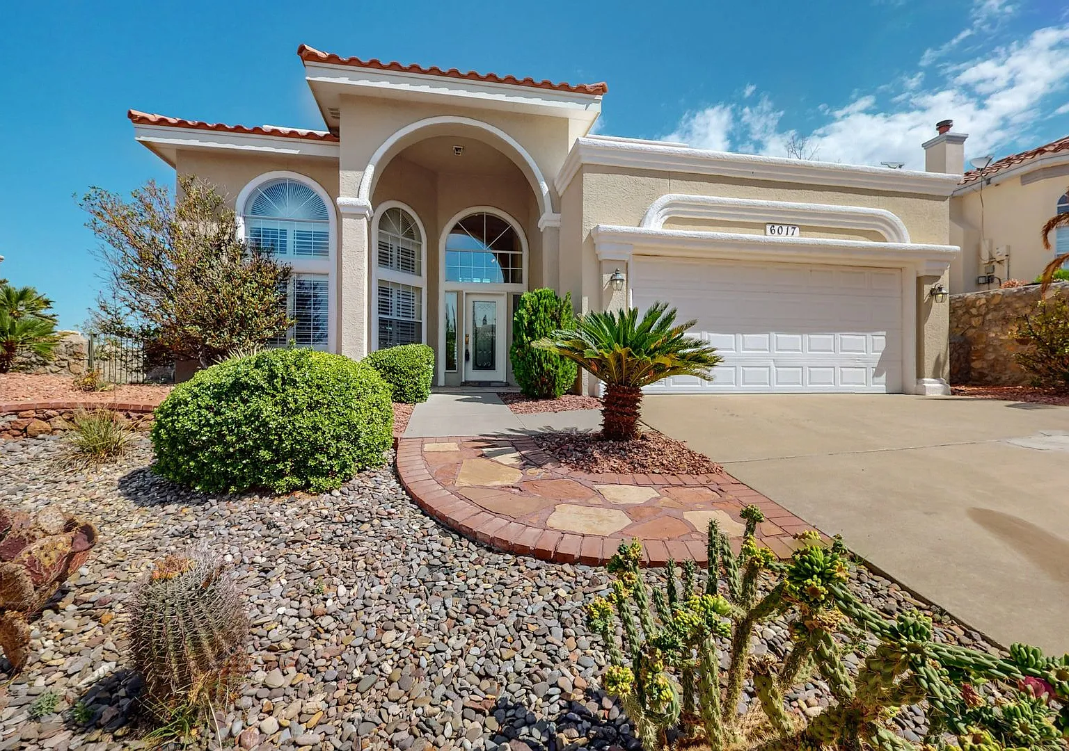 Stunning 4 bedroom, 3 bath home in West El Paso! — Photo 3