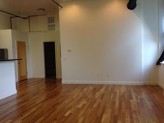 5th image of 27 Western Ave APT 3I