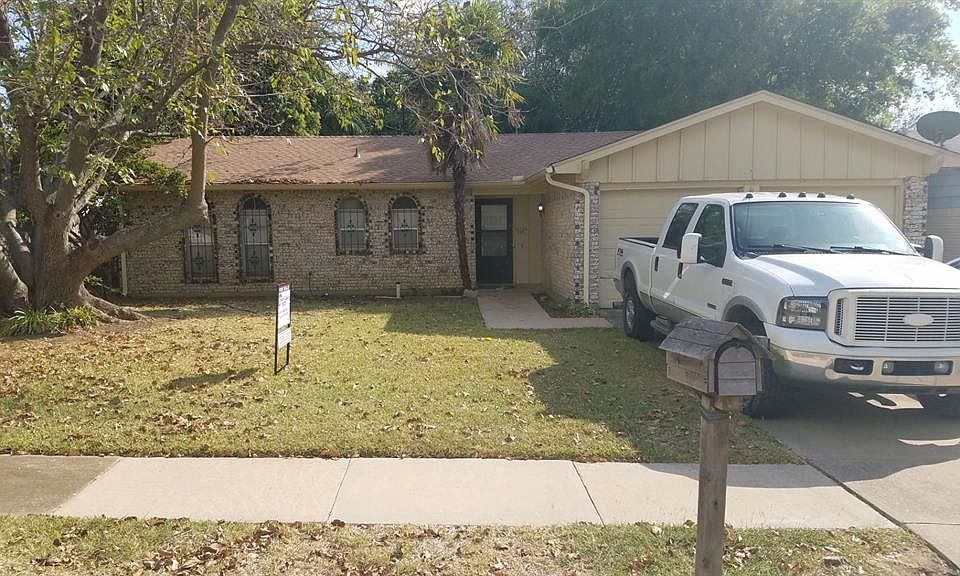 1st image of 504 Durham Dr