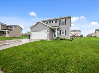 2817 Sweetwater Dr, Des Moines, IA 50320