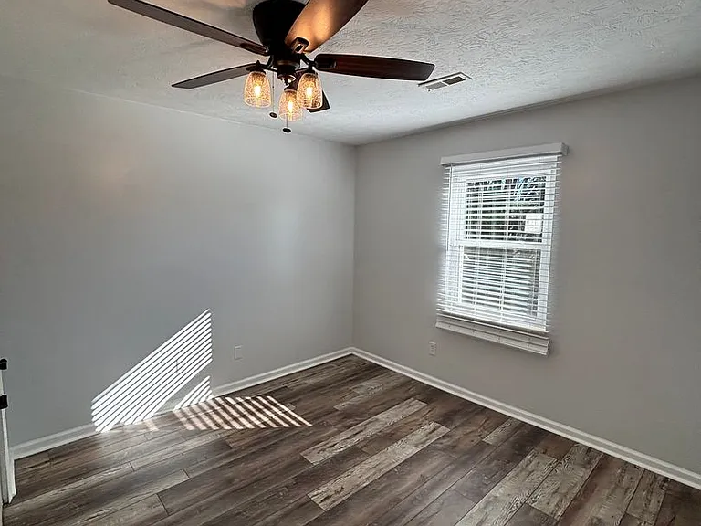 7800 Branford Ct — Photo 9