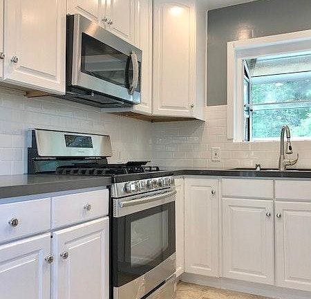 2nd image of 6328 Longview Ave