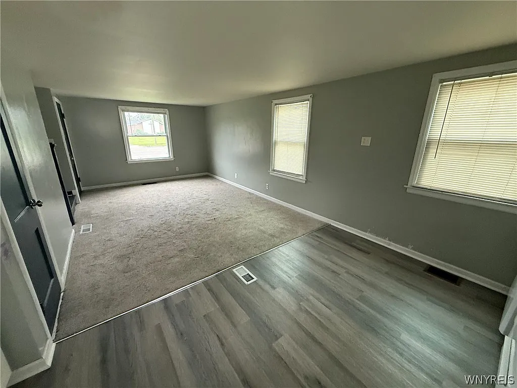 4 bed, 2.0 bath, 1612 sqft, $2,800 — Photo 2