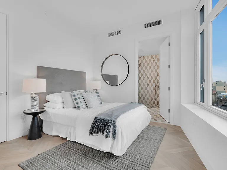 29-18 41st Ave #8-D — Photo 4