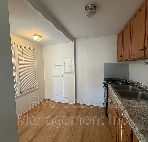 500 Saint Paul St #A — Photo 12