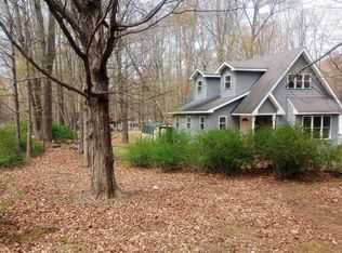 1505 Lake Ln, Pocono Lake, PA 18347