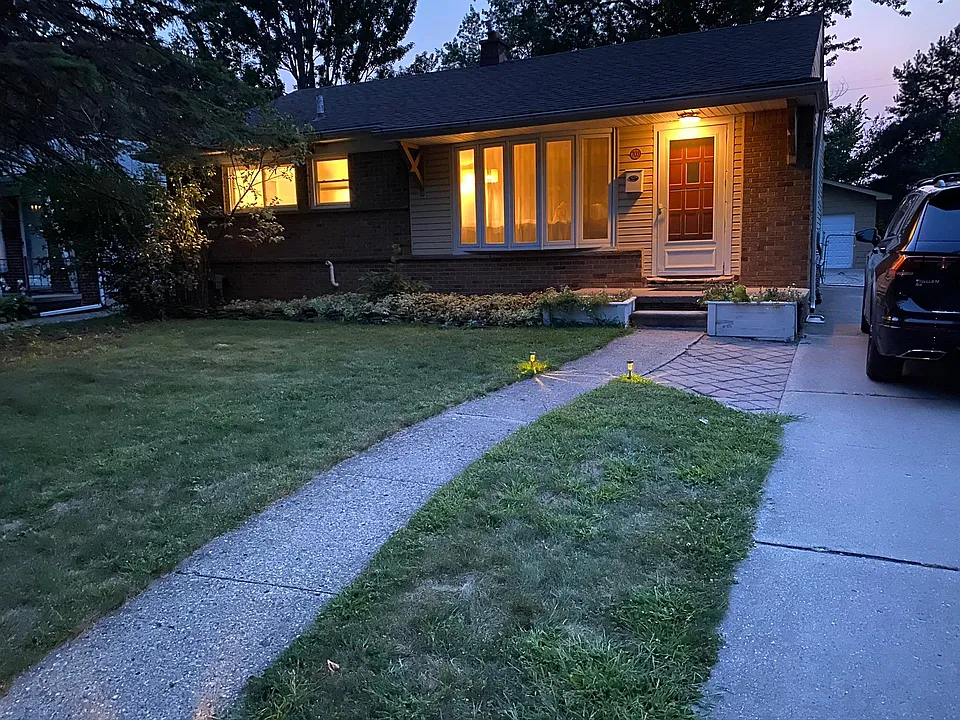 703 Symes Ave