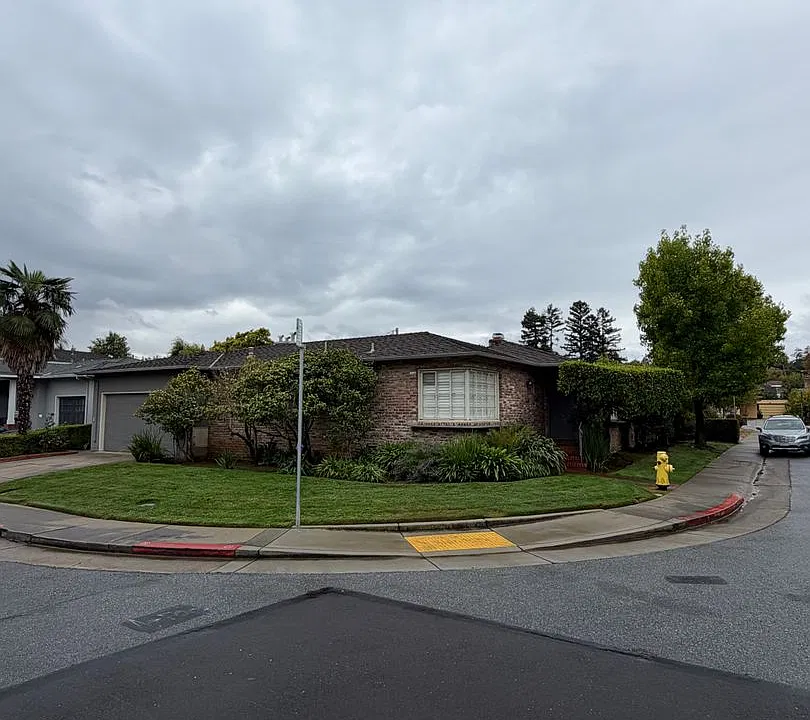 743 W Capistrano Way