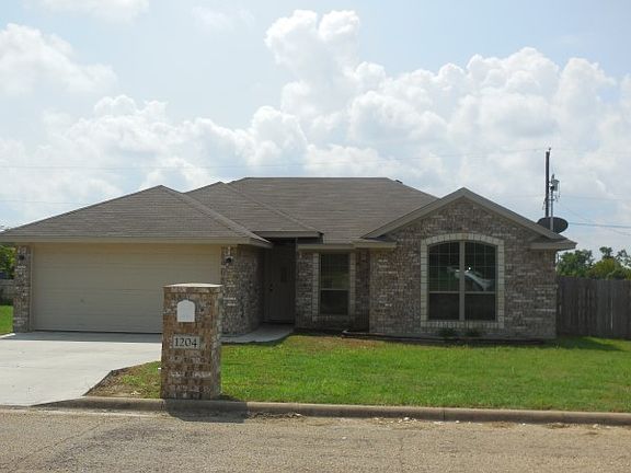 2nd image of 1204 Baldridge Dr