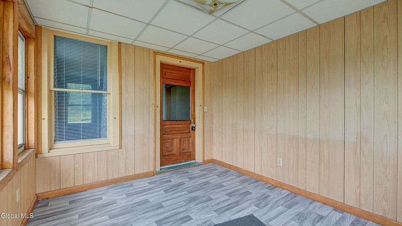 3rd image of 1123 River Road