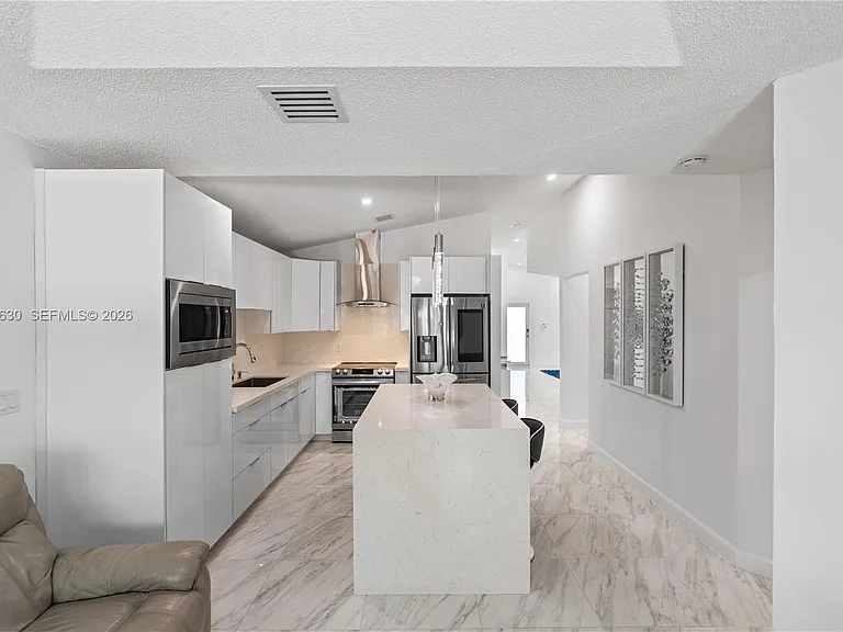 8842 SW 215th Ln — Photo 32