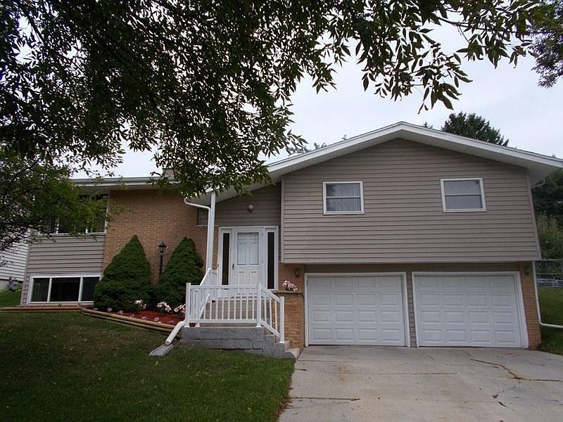 1st image of 1626 Camelot Blvd