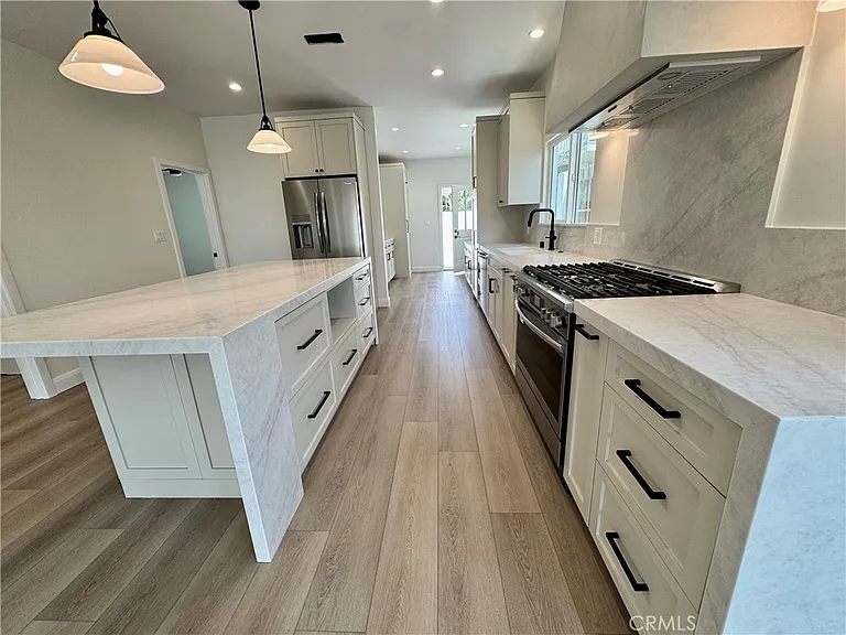 108 S Guadalupe Ave — Photo 24