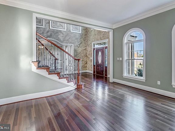 4th image of 311 Whistling Swan Way