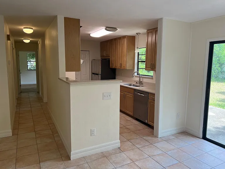 5127 NW 26th Pl — Photo 8