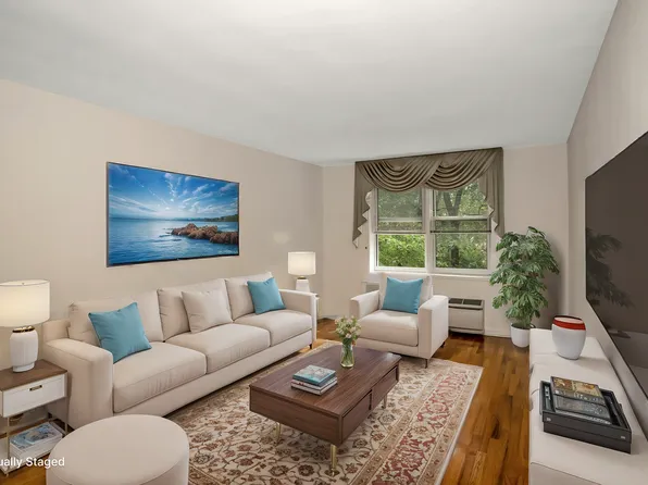 31-85 Crescent Street image 3 of 24