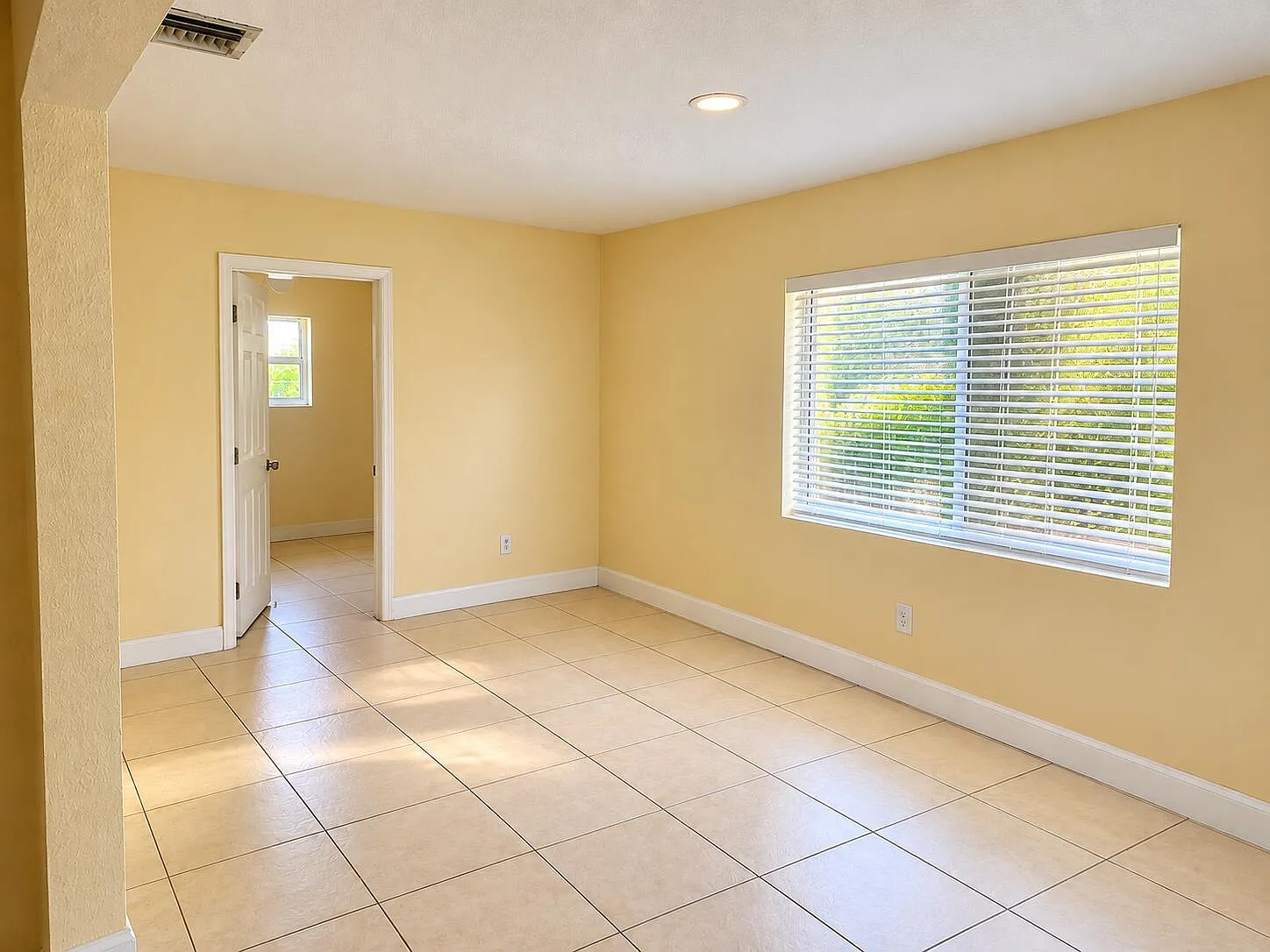 3 bed, 2.0 bath, 1449 sqft, $2,800 — Photo 2