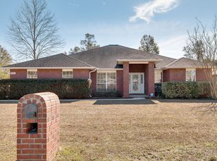 5851 Chi Chi Cir, Milton, FL 32570