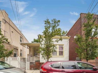 110 42nd St, Union City, NJ, 07087