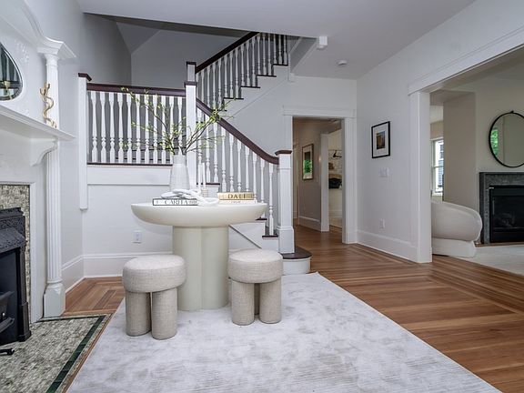 2nd image of 109 Lake View Ave #109
