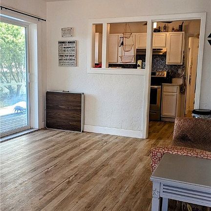 4th image of 1137 NE 13th St