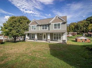 208 S Main St, Waynesburg, OH 44688