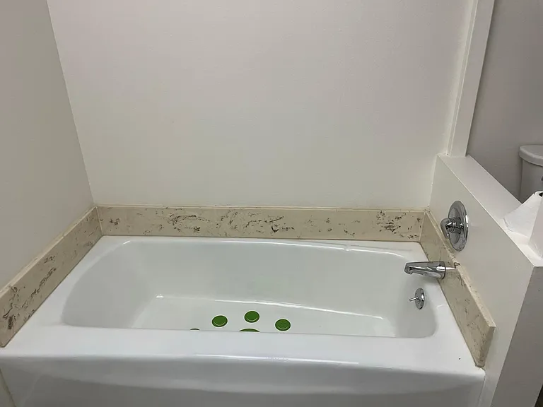 Shared bath Tub