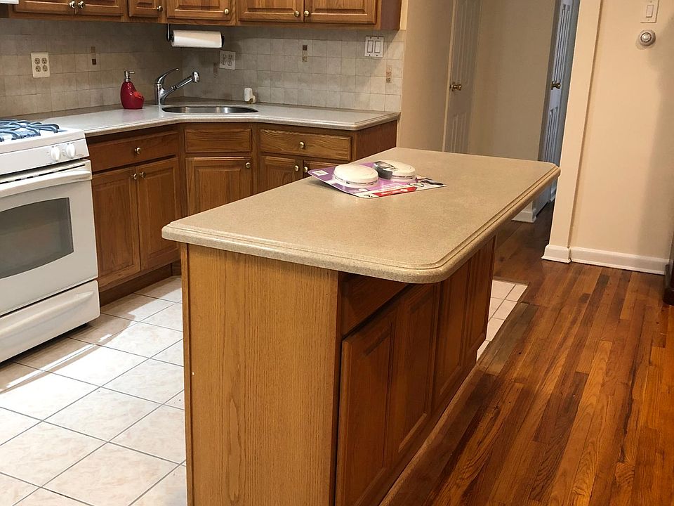 1st image of 2441 Mill Ave Floor 1