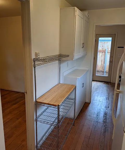 557 Brizzolara St #B — Photo 3