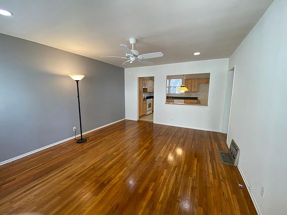 5th image of 14305 Burbank Blvd