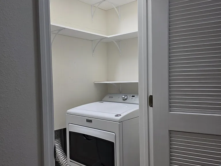 6738 Breezy Palm Dr — Photo 10