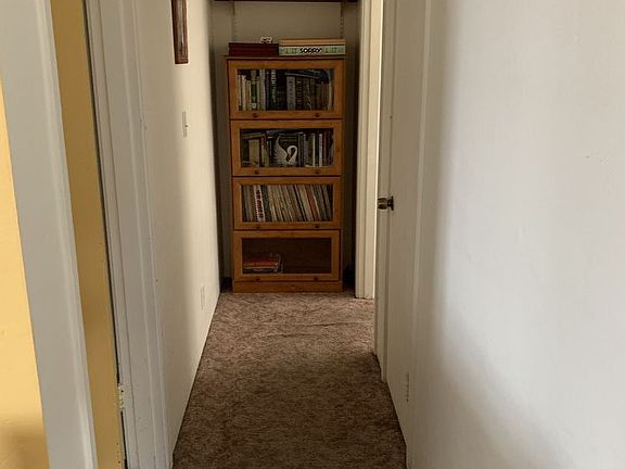 5th image of 177 NW Deer St #B