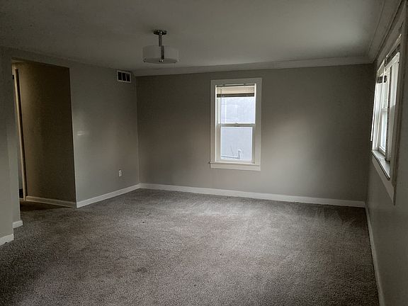 3rd image of 260 Barto Dr