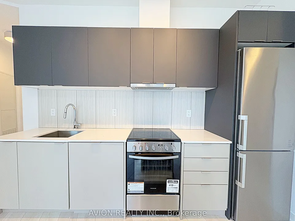 8 Tippett Rd #1016