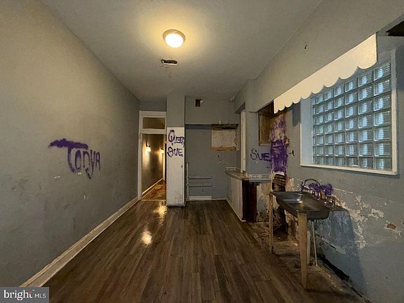 3rd image of 2449 Woodbrook Ave